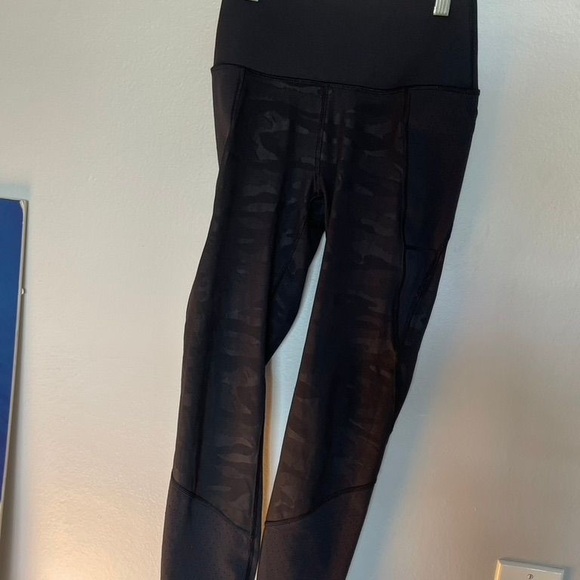 GAP Black Leggings with Sleek Design - Picture 2 of 4